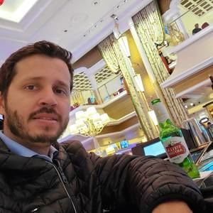 Meet your Posher, Celso